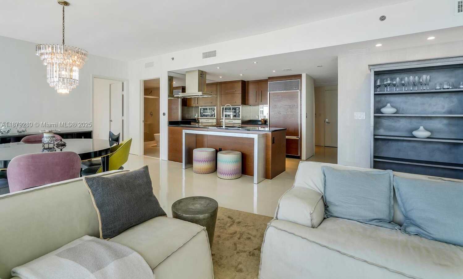 Small Image of 495 BRICKELL AVE #4204, Miami Number 4