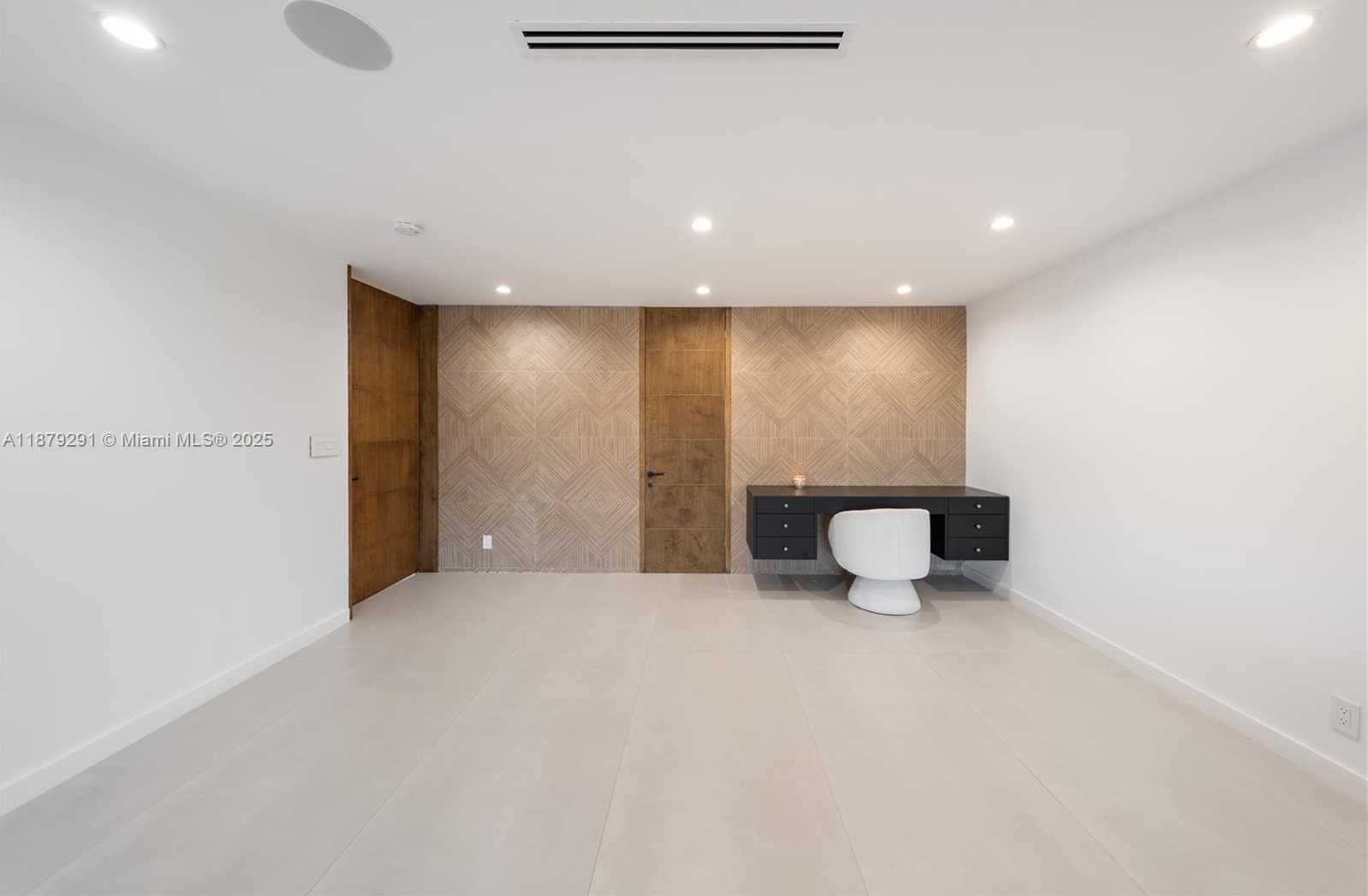 Small Image of 150 NORTH WEST 123RD AVE, Miami Number 20