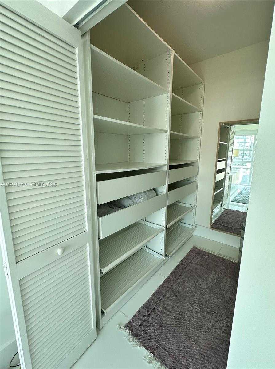 Small Image of 950 BRICKELL BAY DRIVE #1900, Miami Number 14