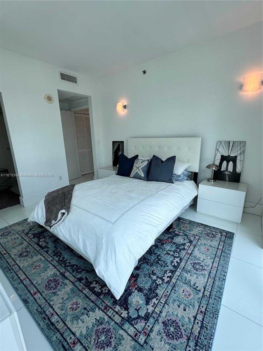 Small Image of 950 BRICKELL BAY DRIVE #1900, Miami Number 17
