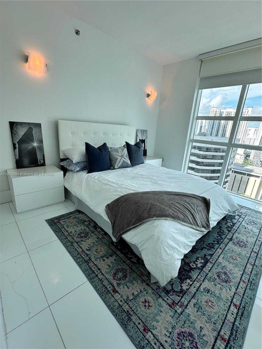 Small Image of 950 BRICKELL BAY DRIVE #1900, Miami Number 21