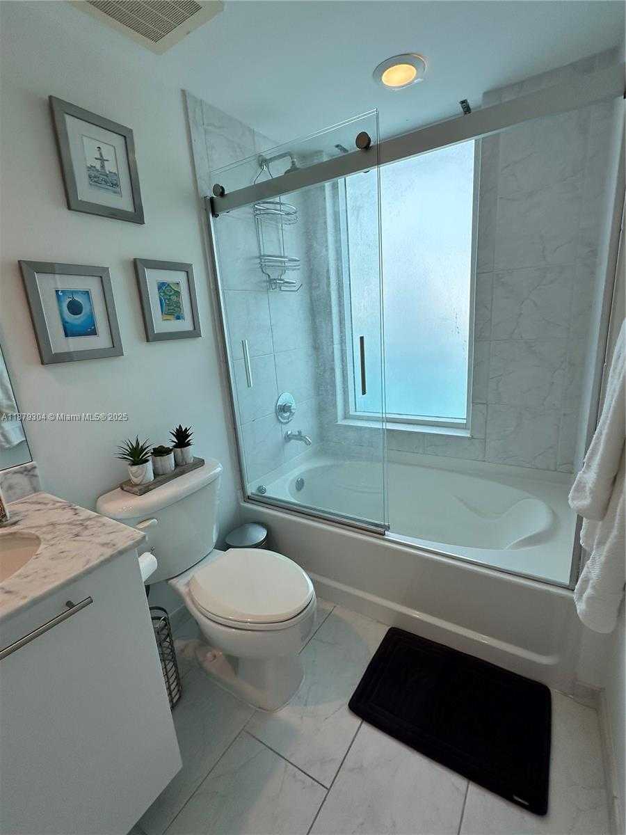 Small Image of 950 BRICKELL BAY DRIVE #1900, Miami Number 27