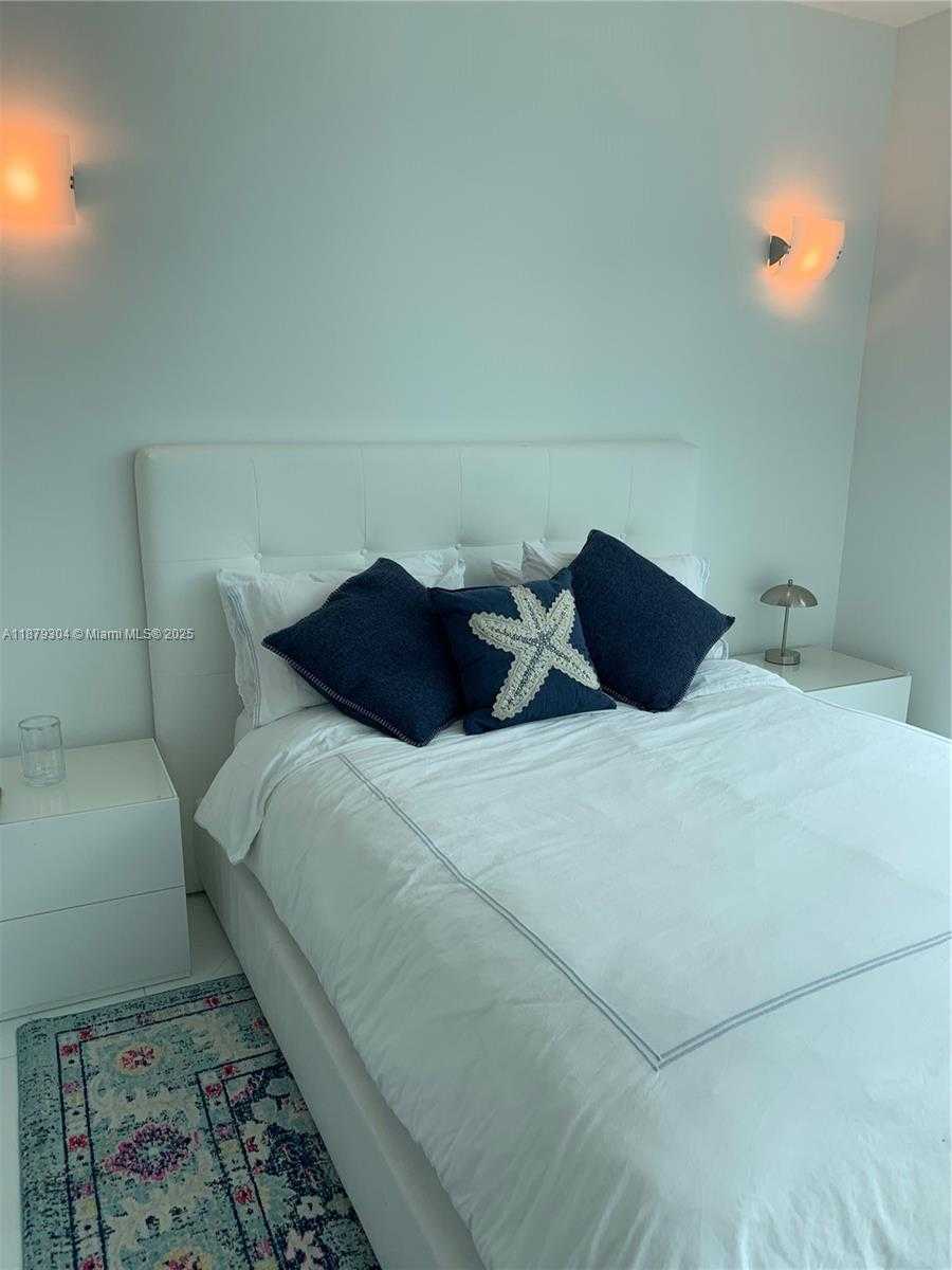 Small Image of 950 BRICKELL BAY DRIVE #1900, Miami Number 9