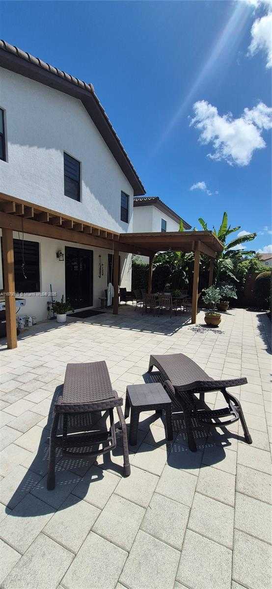 Small Image of 8760 NORTH WEST 102ND CT, Doral Number 2