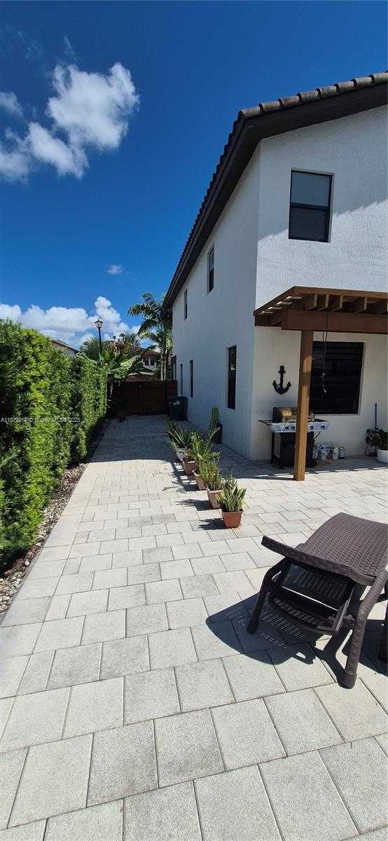 Small Image of 8760 NORTH WEST 102ND CT, Doral Number 3