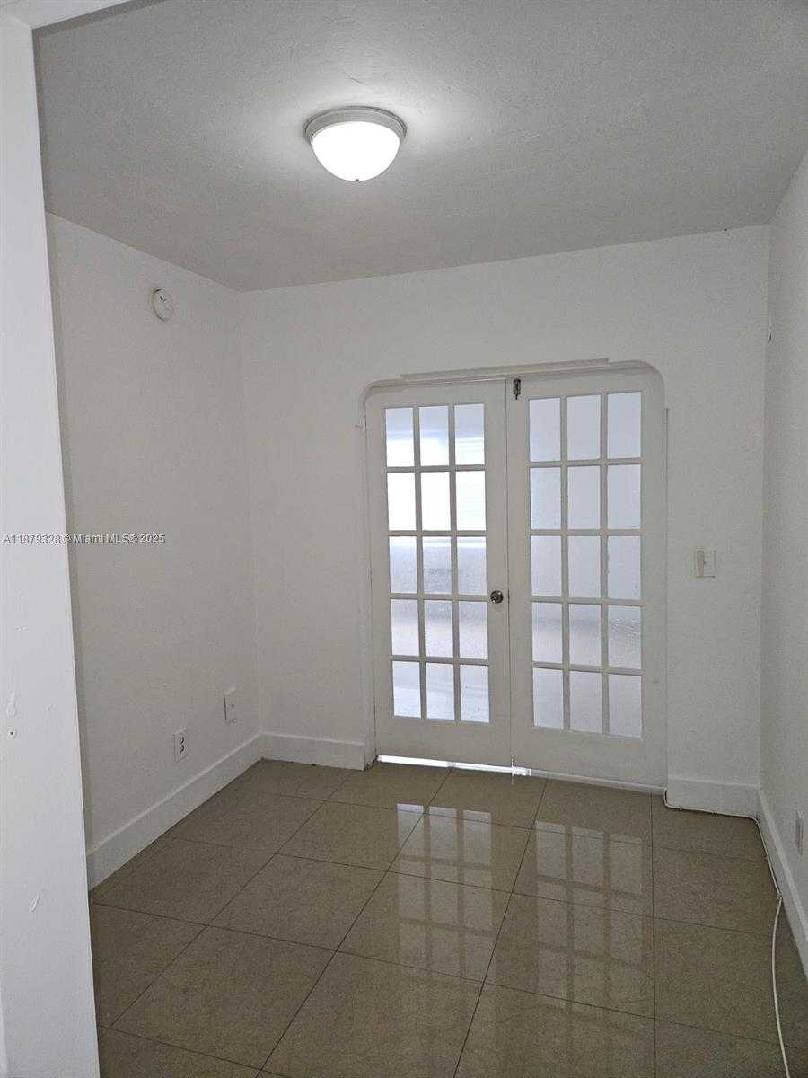 Small Image of 1135 EUCLID AVE #201, Miami Beach Number 10