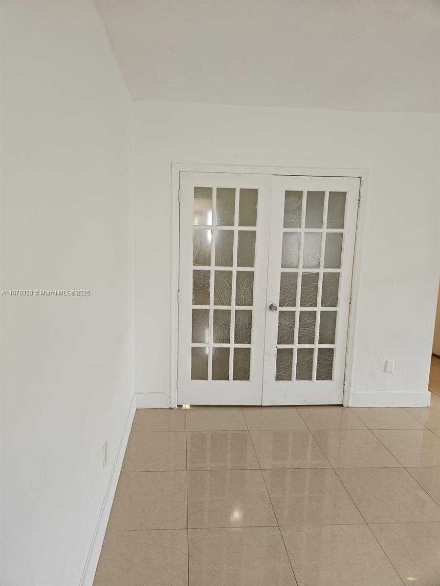 Small Image of 1135 EUCLID AVE #201, Miami Beach Number 11