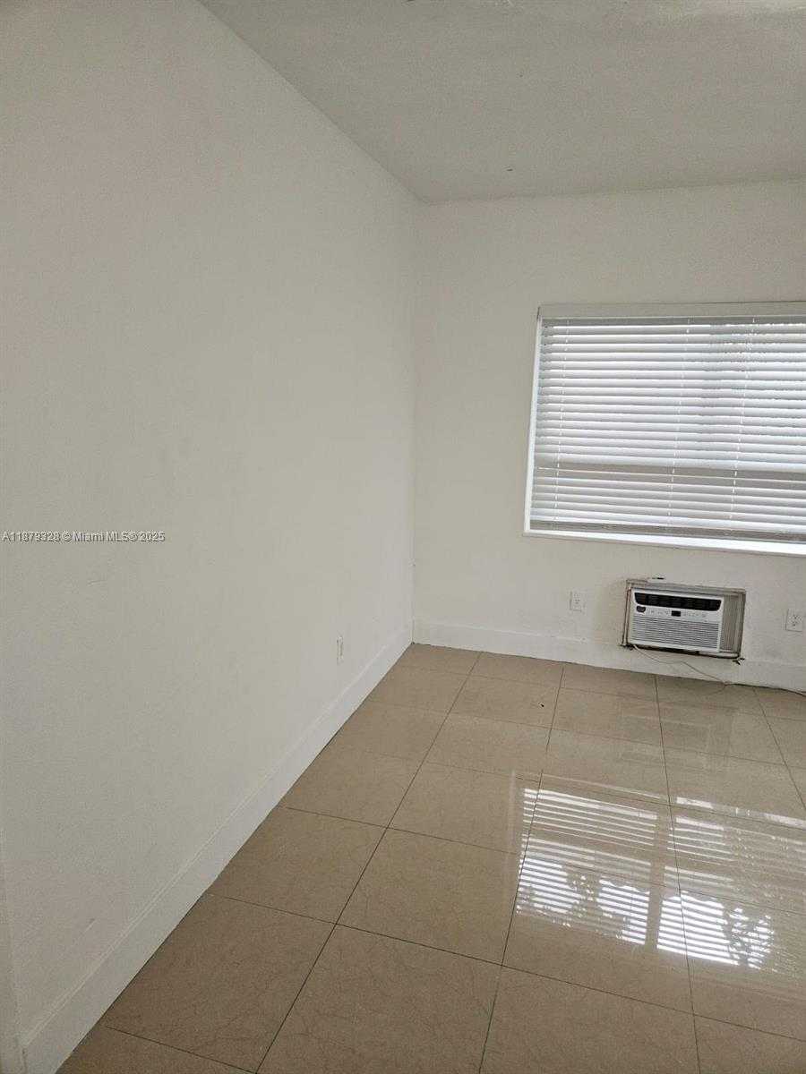 Small Image of 1135 EUCLID AVE #201, Miami Beach Number 16
