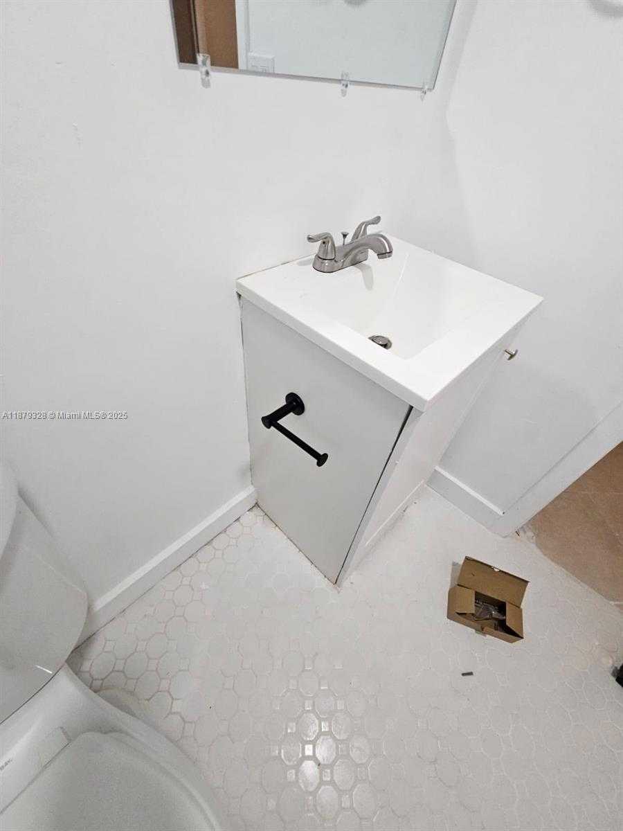 Small Image of 1135 EUCLID AVE #201, Miami Beach Number 4