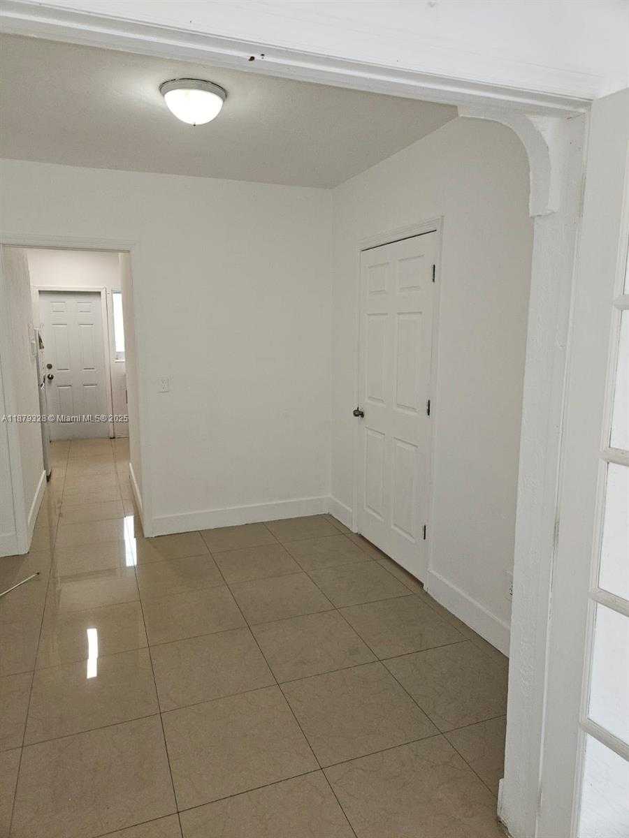 Small Image of 1135 EUCLID AVE #201, Miami Beach Number 7