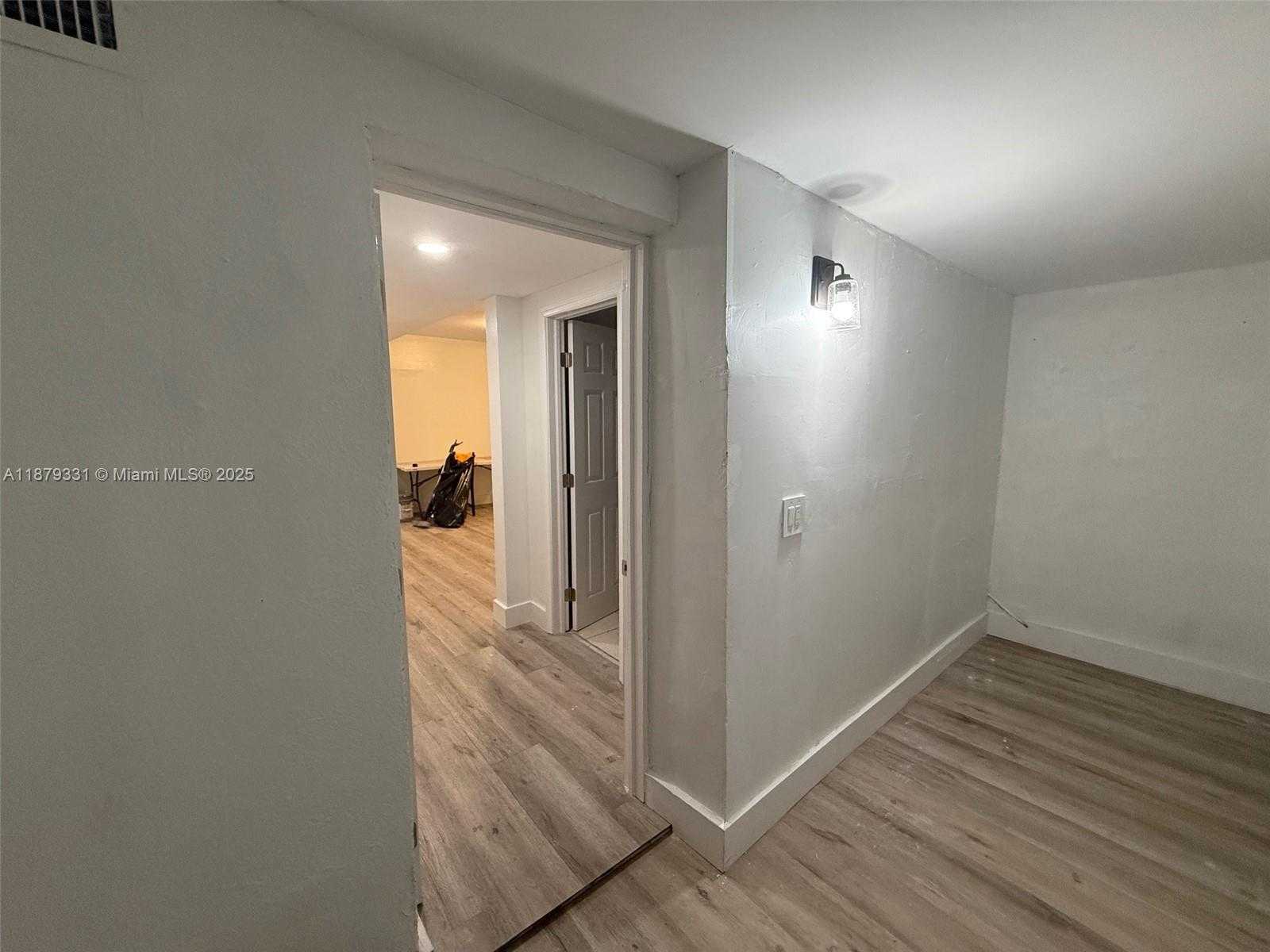 Small Image of 2962 NORTH WEST 46TH ST, Miami Number 10