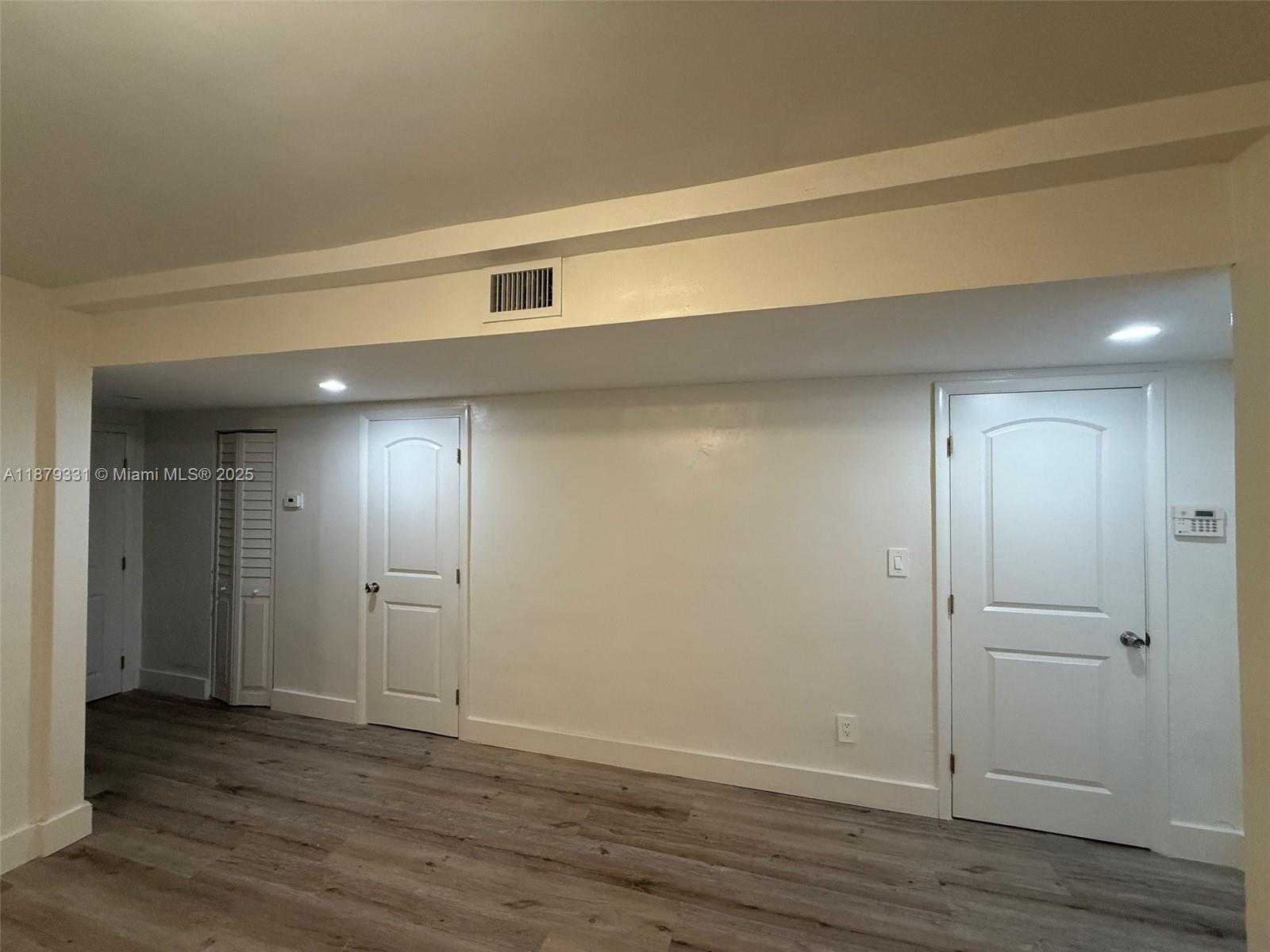 Small Image of 2962 NORTH WEST 46TH ST, Miami Number 3