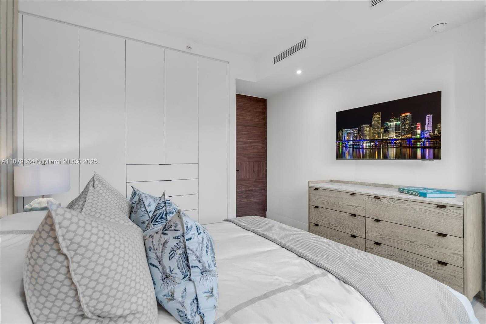 Small Image of 251 CRANDON BLVD #327, Key Biscayne Number 15
