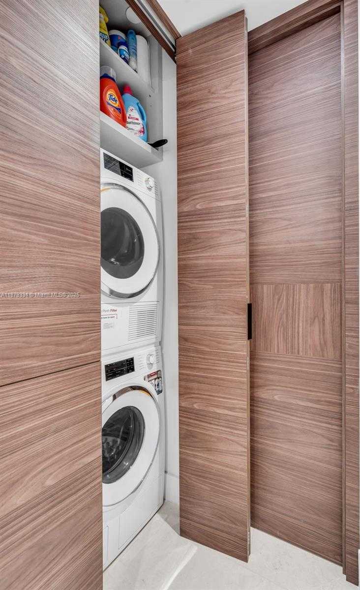 Small Image of 251 CRANDON BLVD #327, Key Biscayne Number 20