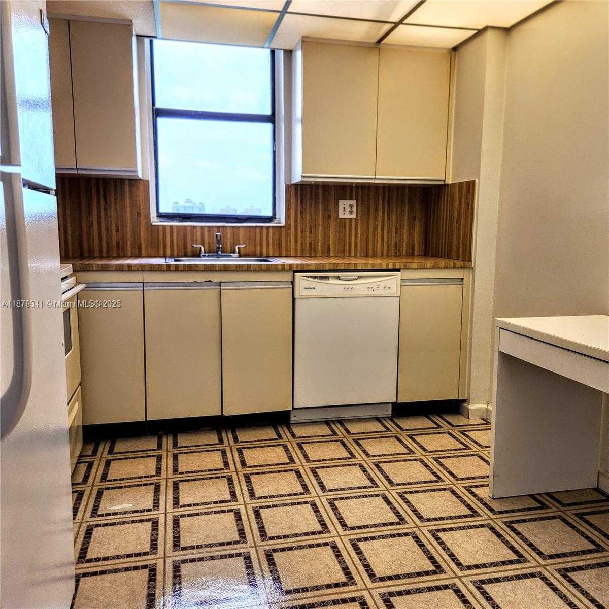 Small Image of 18181 NORTH EAST 31ST CT #1501, Aventura Number 7