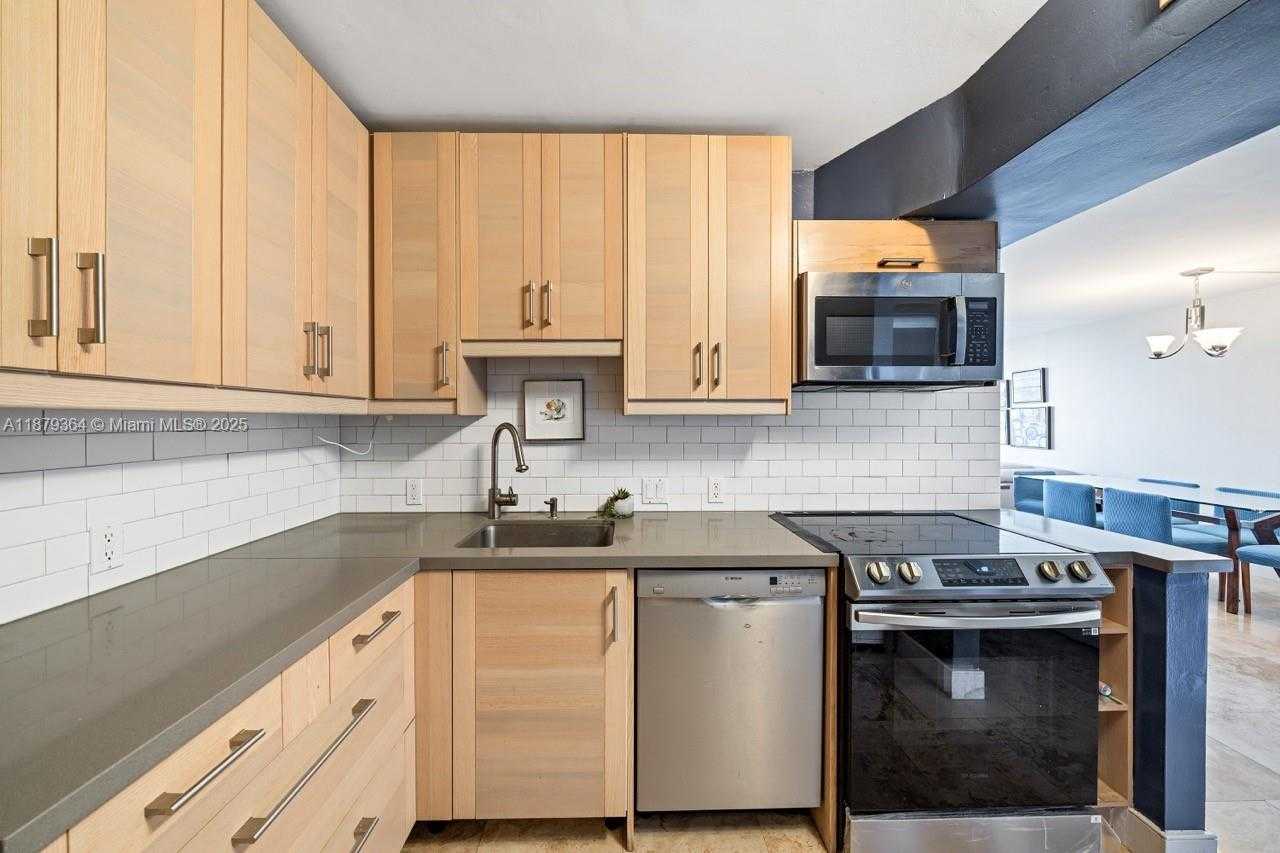 Small Image of 20335 WEST COUNTRY CLUB DR #1208, Aventura Number 15