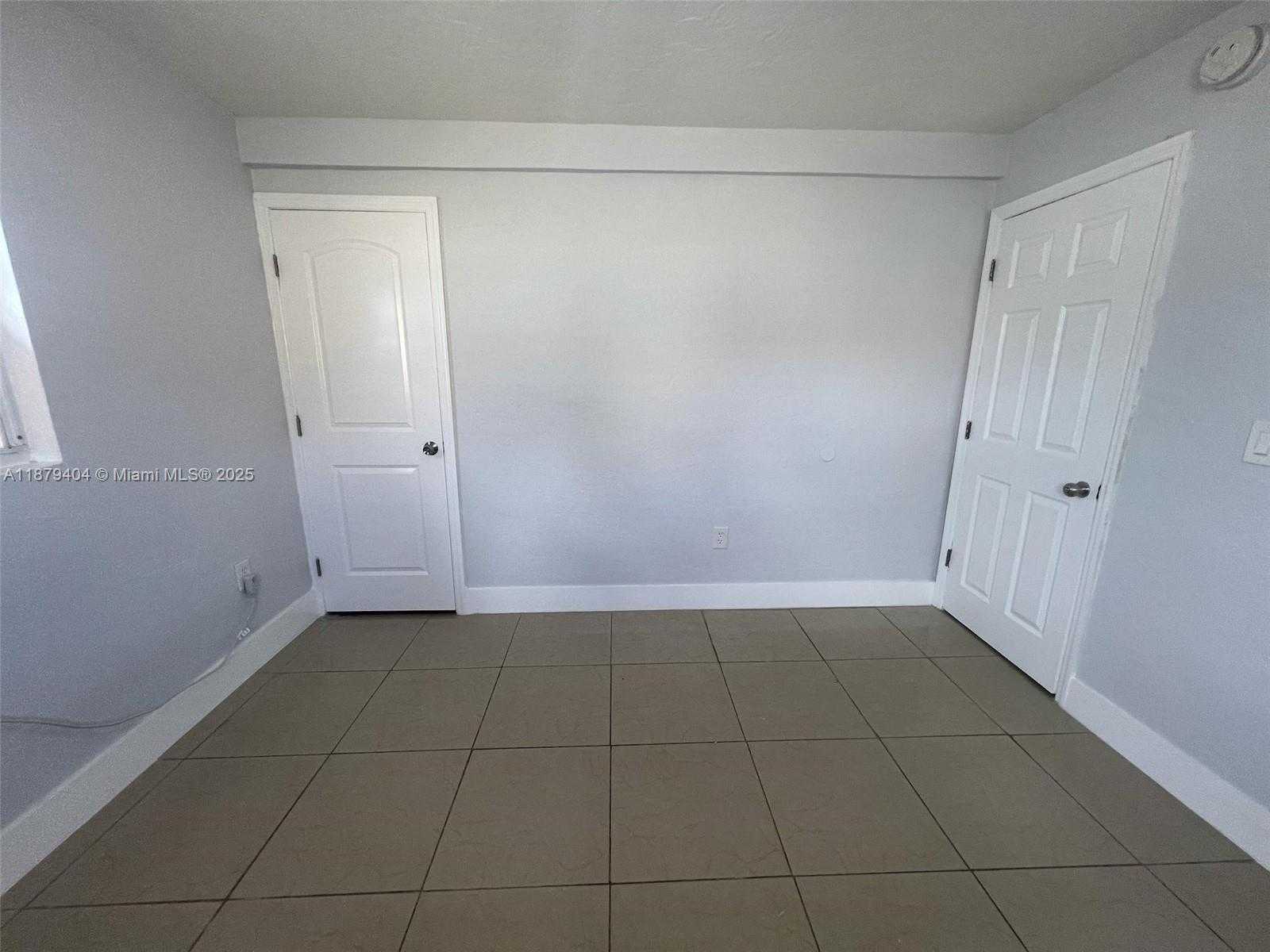 Small Image of Miami Number 11