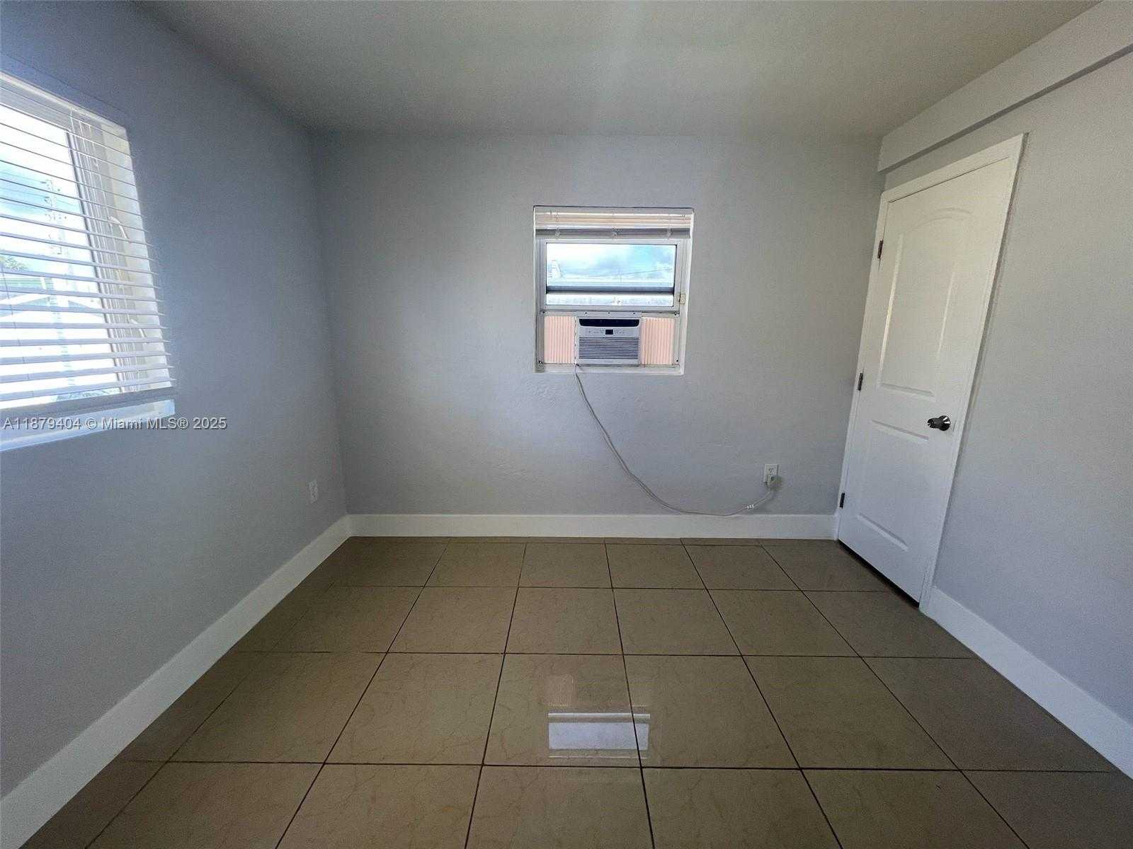 Small Image of Miami Number 12