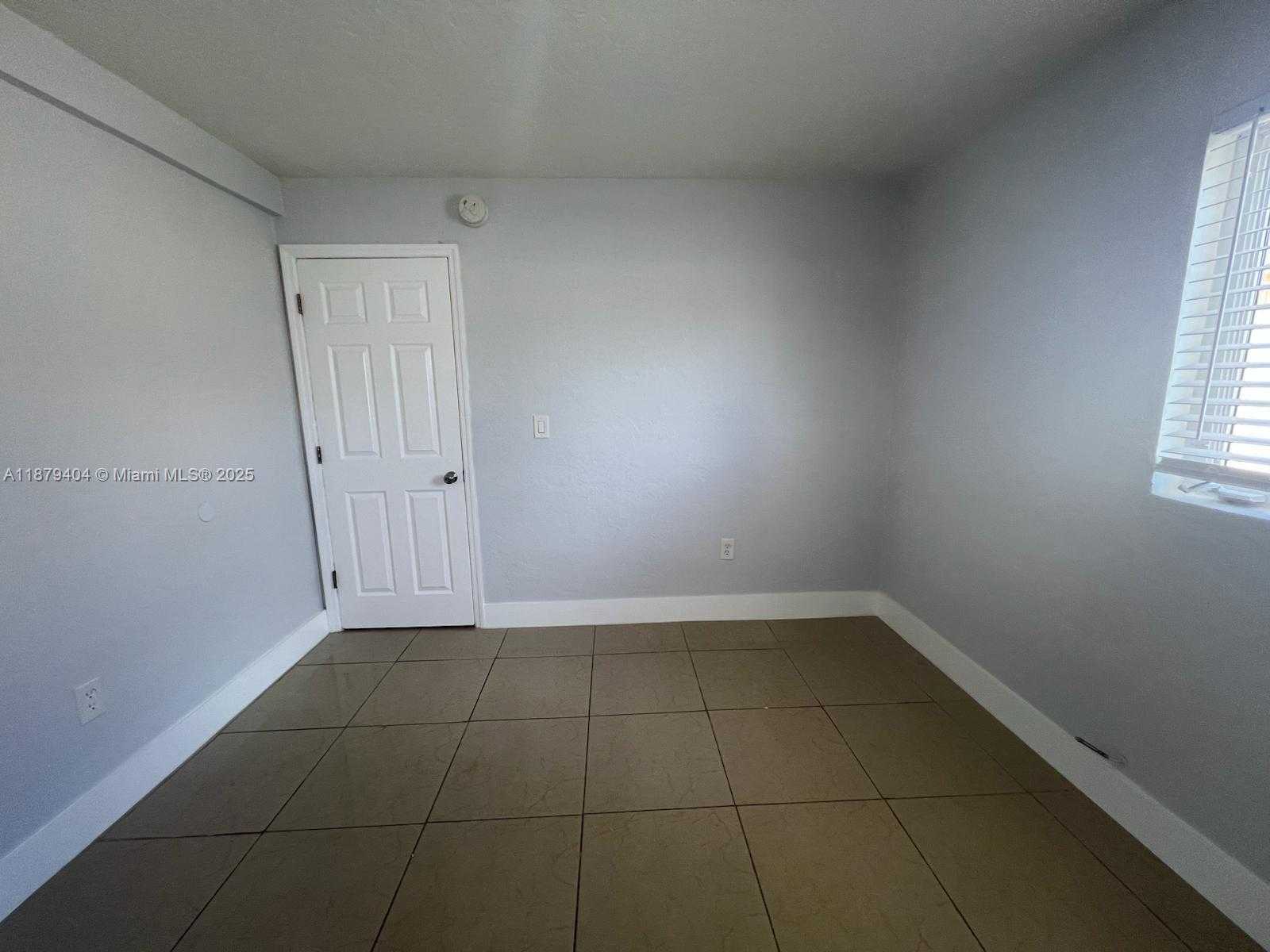 Small Image of Miami Number 13