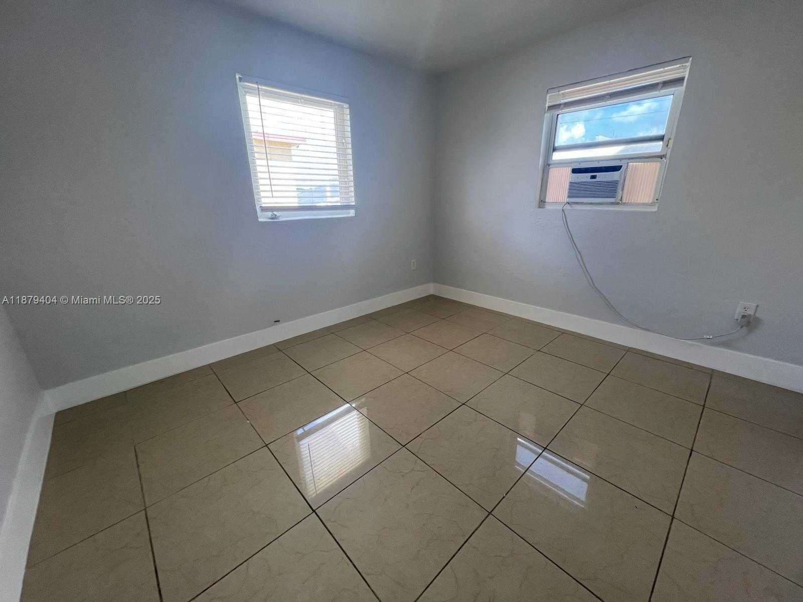 Small Image of Miami Number 14