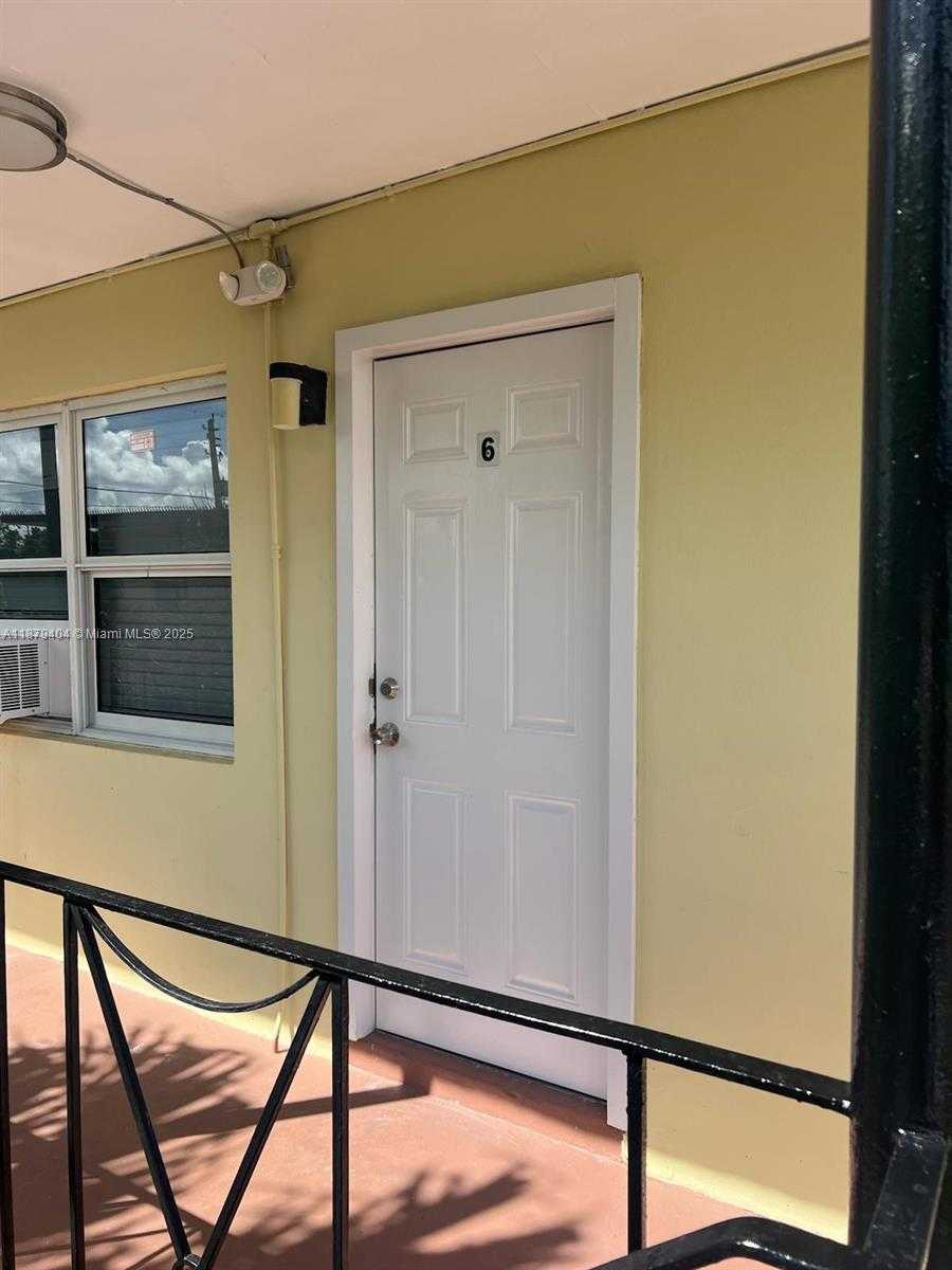 Small Image of Miami Number 19