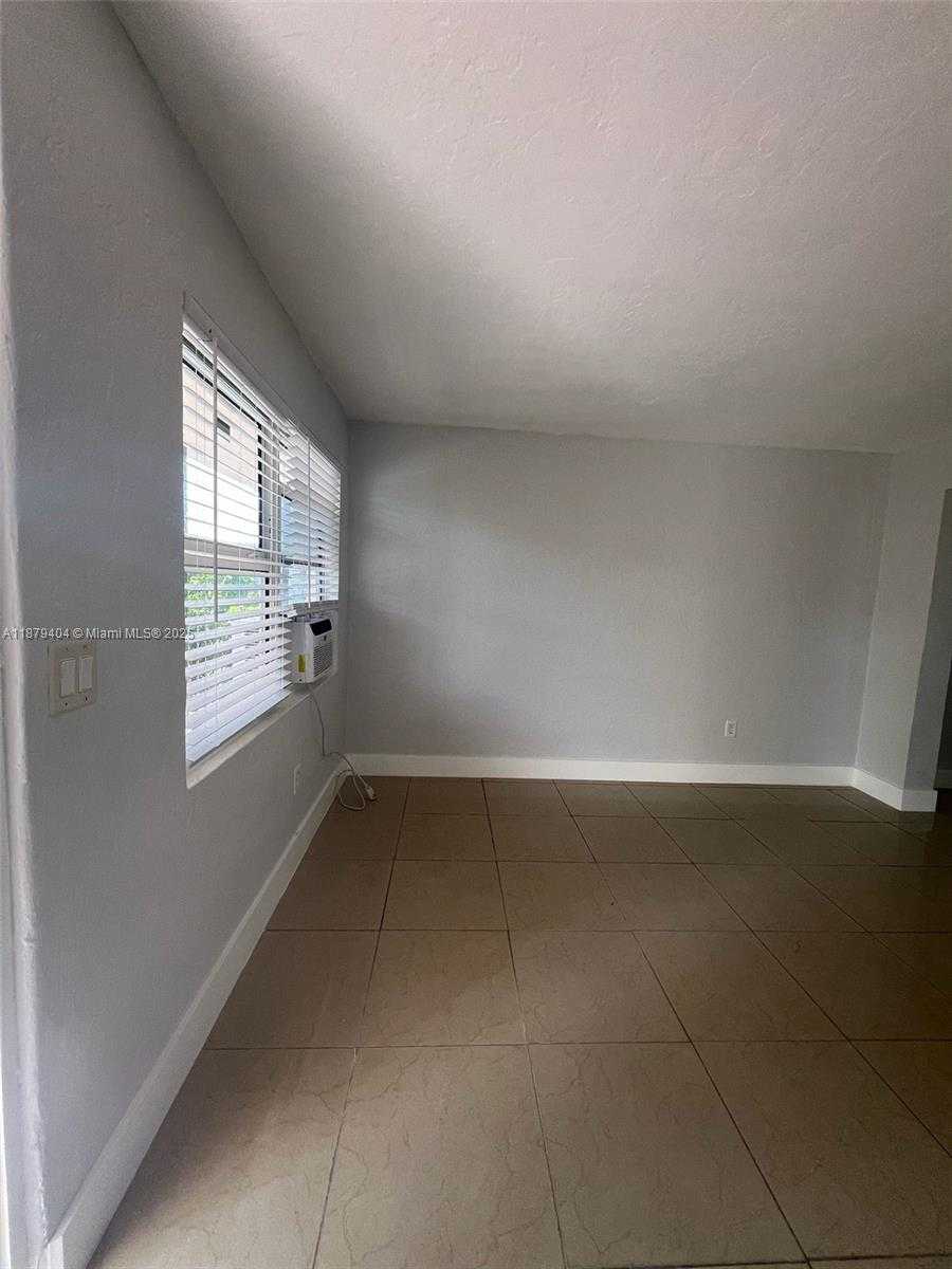 Small Image of Miami Number 2