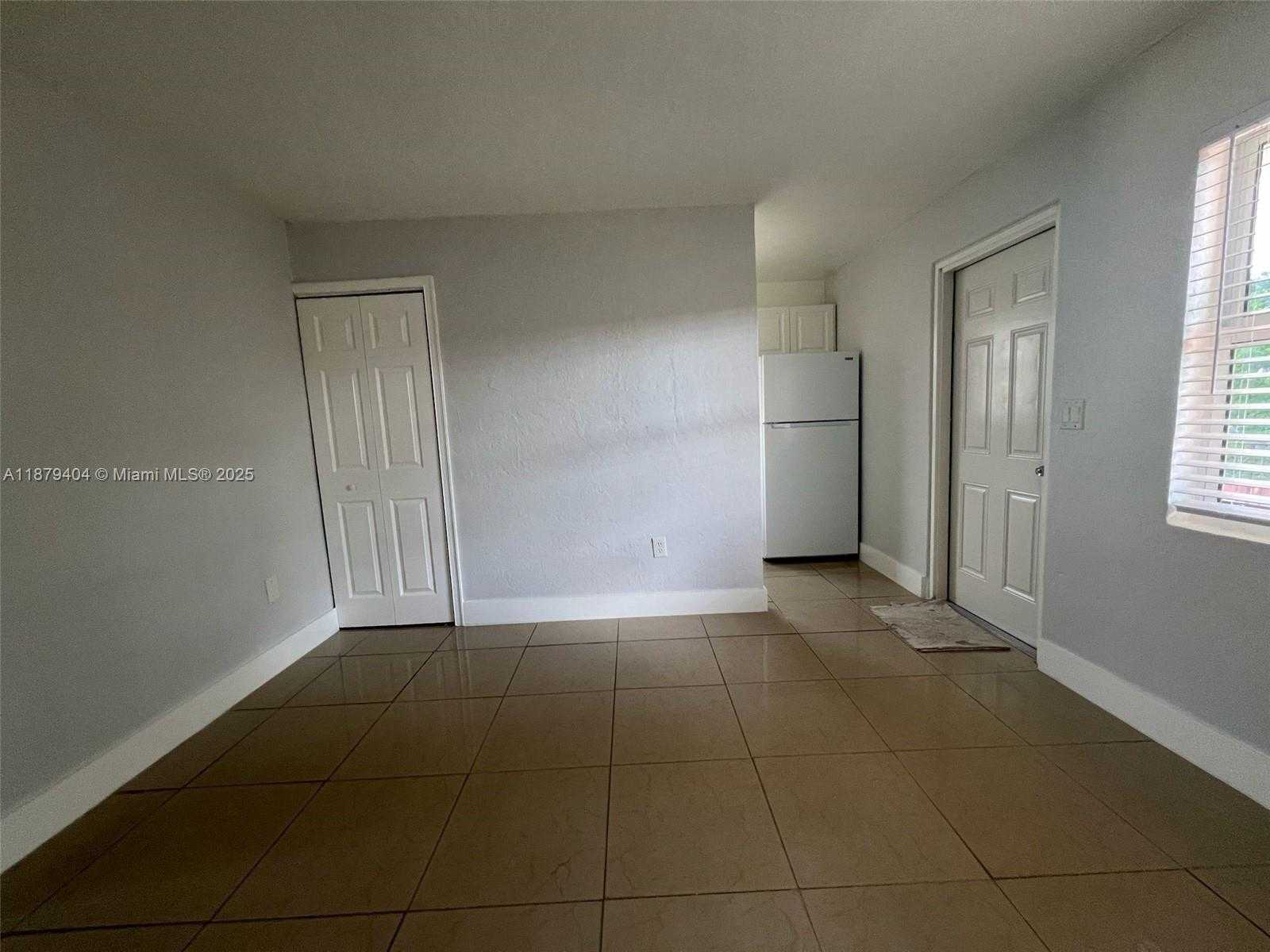 Small Image of Miami Number 3