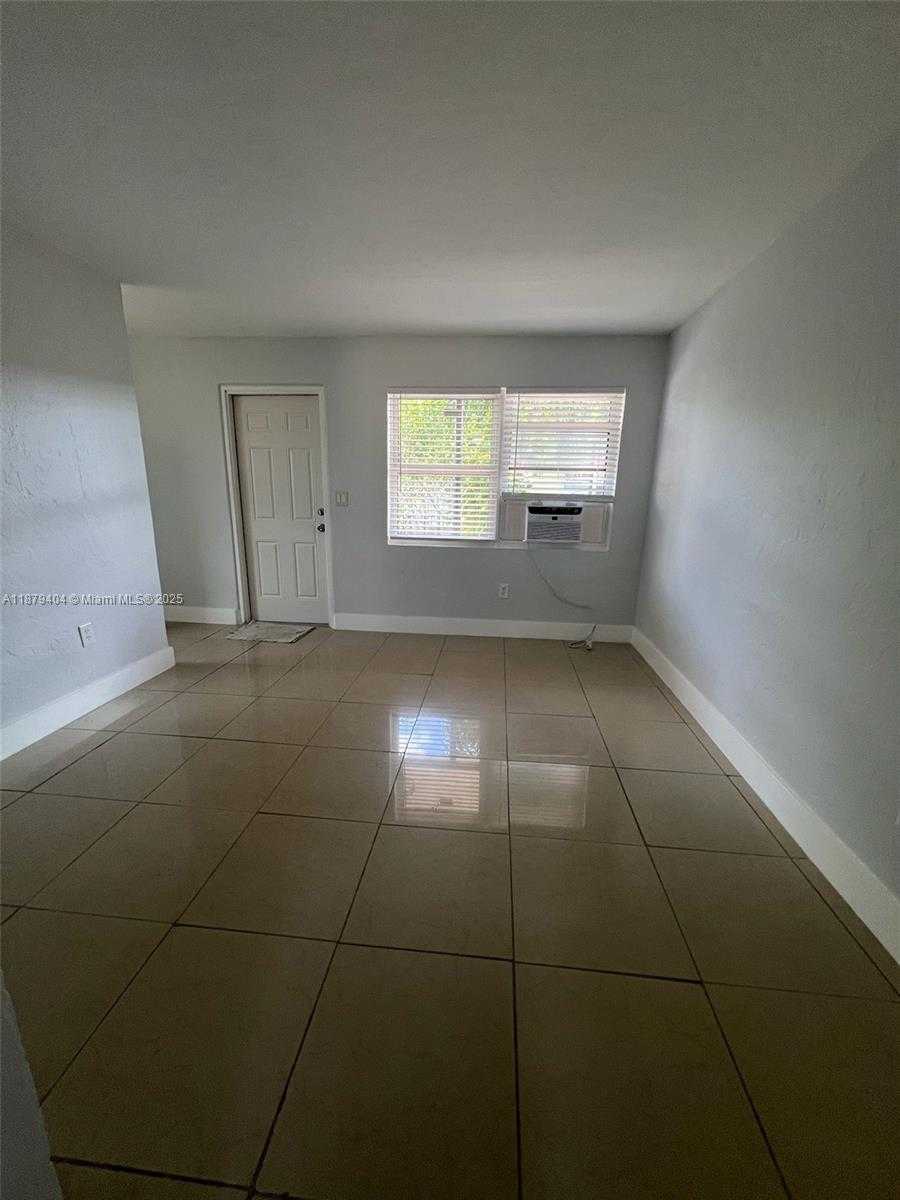 Small Image of Miami Number 4