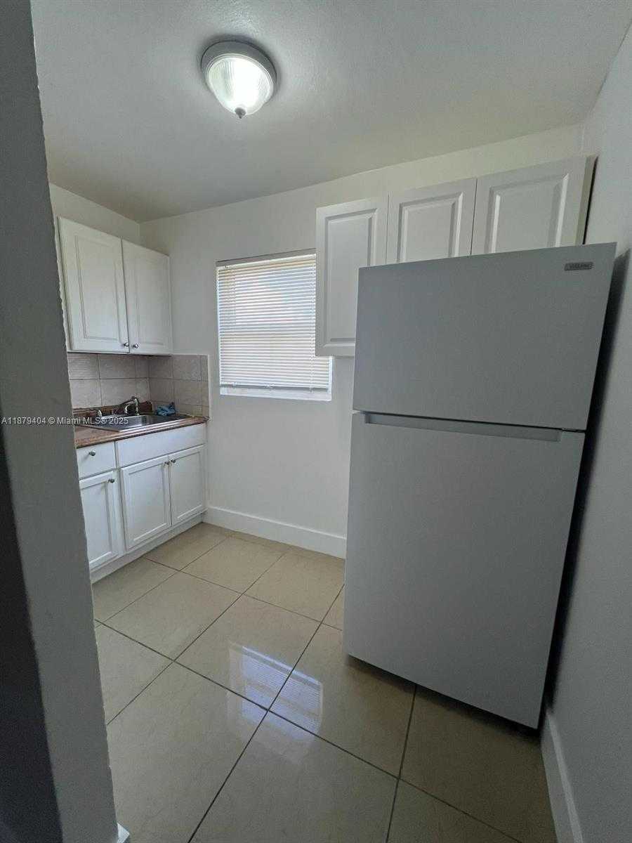 Small Image of Miami Number 8