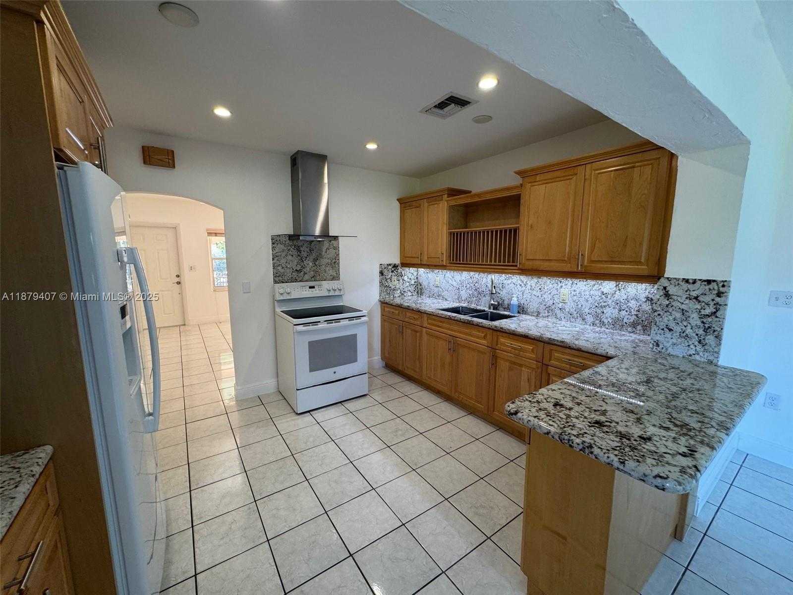 Small Image of 632 SOUTH WEST 33RD AVE #632, Miami Number 3