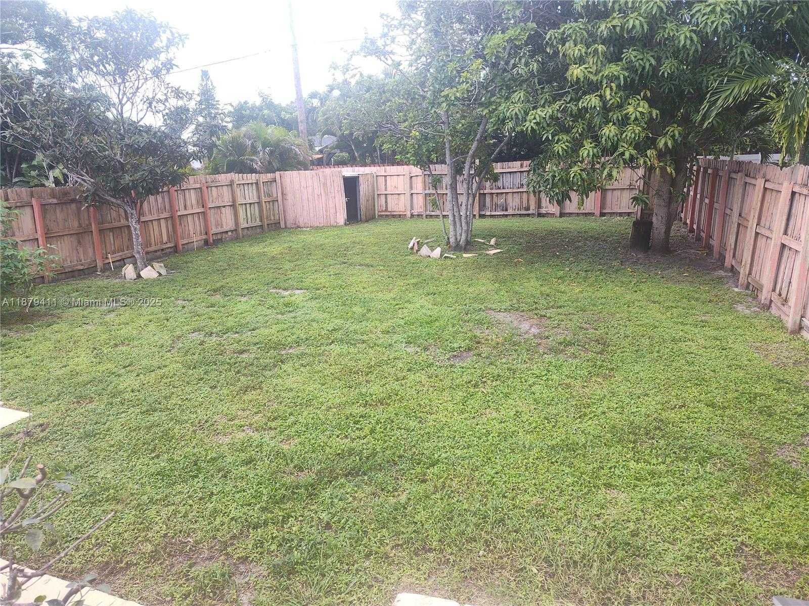 Small Image of 306 SOUTH WEST 1ST AVE, Dania Beach Number 10