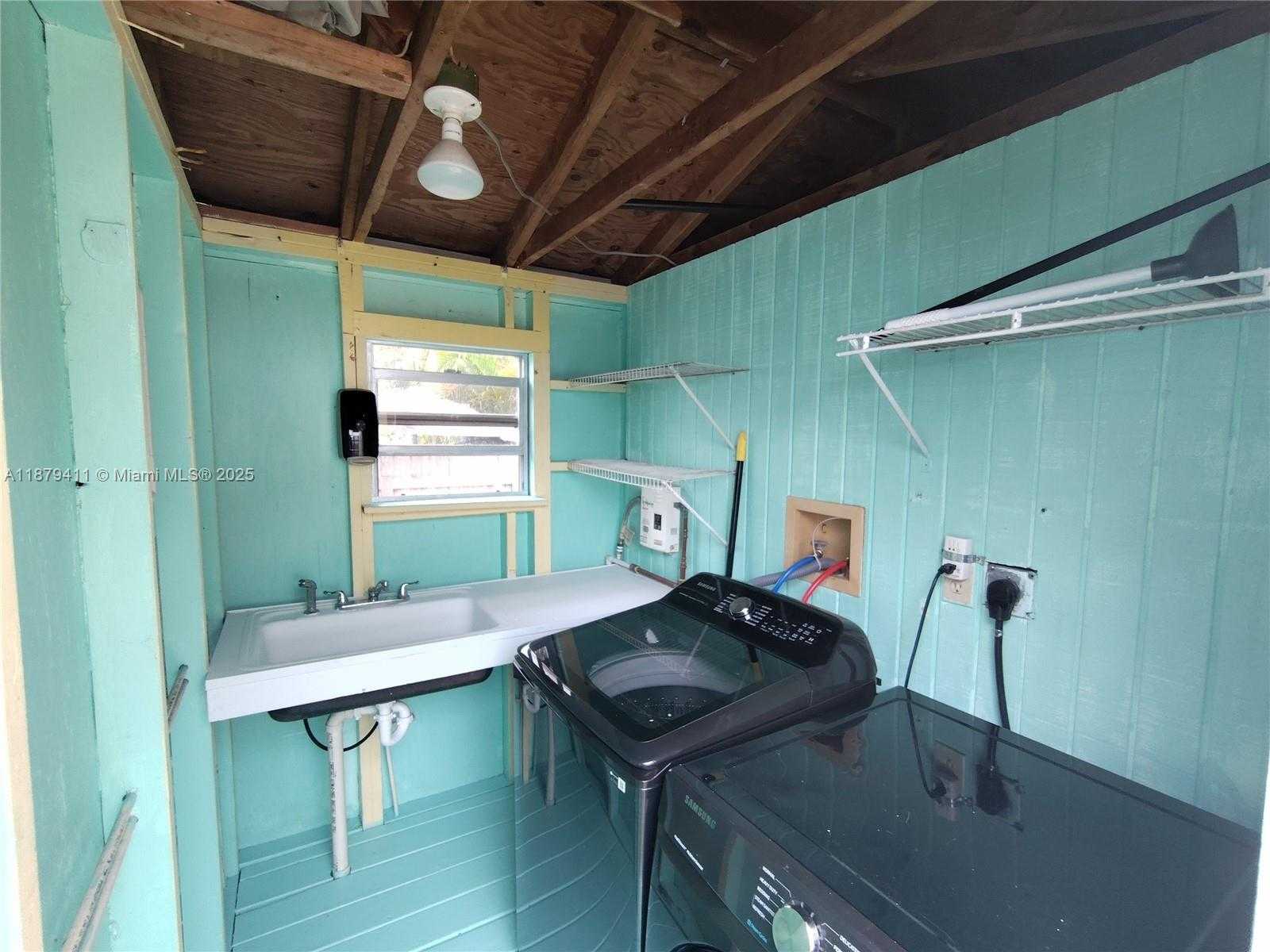 Small Image of 306 SOUTH WEST 1ST AVE, Dania Beach Number 13
