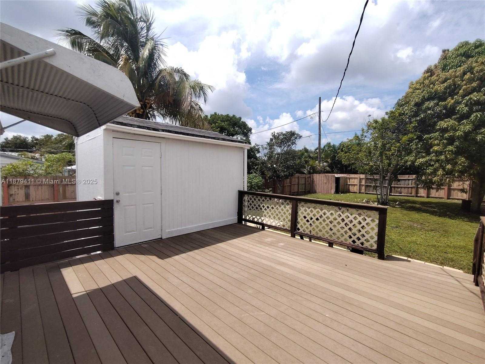 Small Image of 306 SOUTH WEST 1ST AVE, Dania Beach Number 4