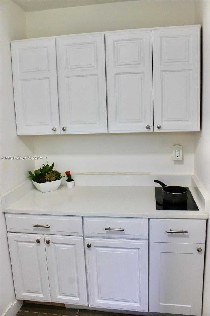 Small Image of 1320 ARTHUR ST #1320, Hollywood Number 10