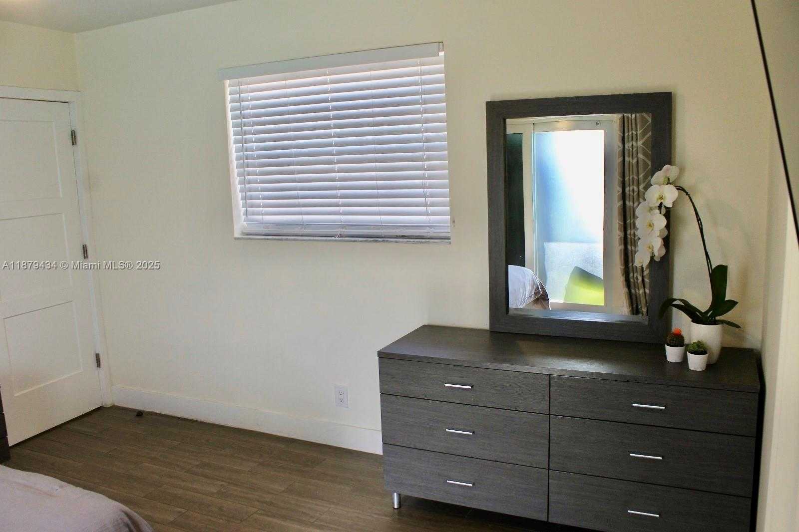 Small Image of 1320 ARTHUR ST #1320, Hollywood Number 16