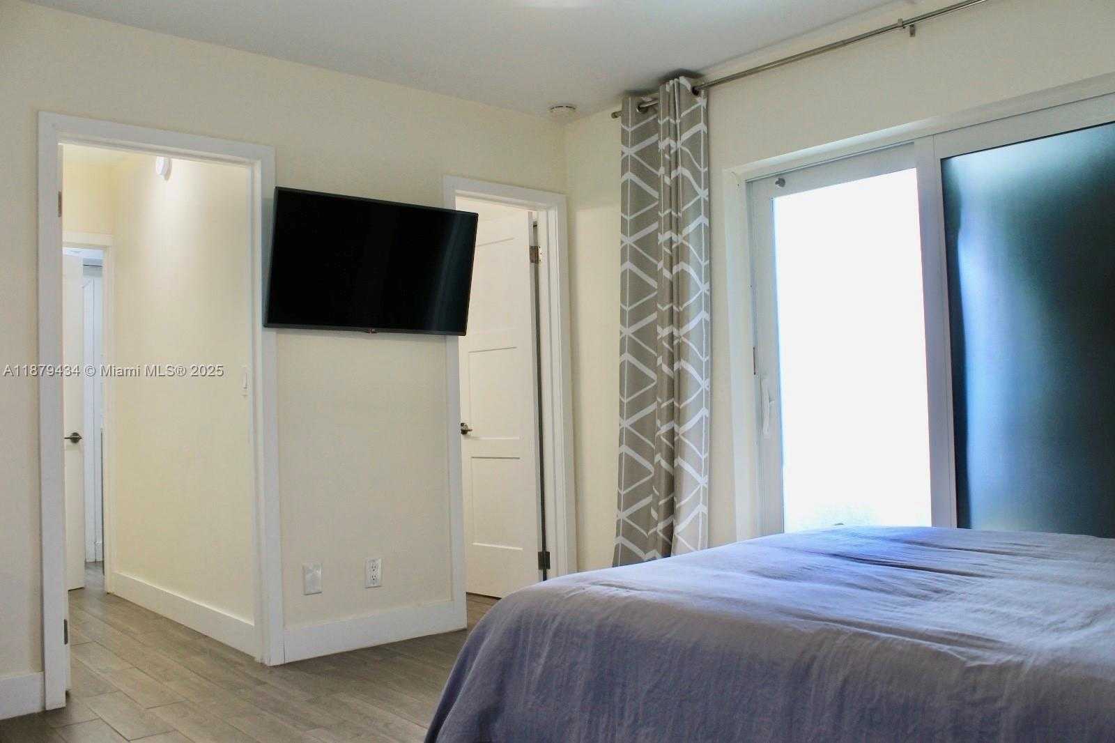 Small Image of 1320 ARTHUR ST #1320, Hollywood Number 17