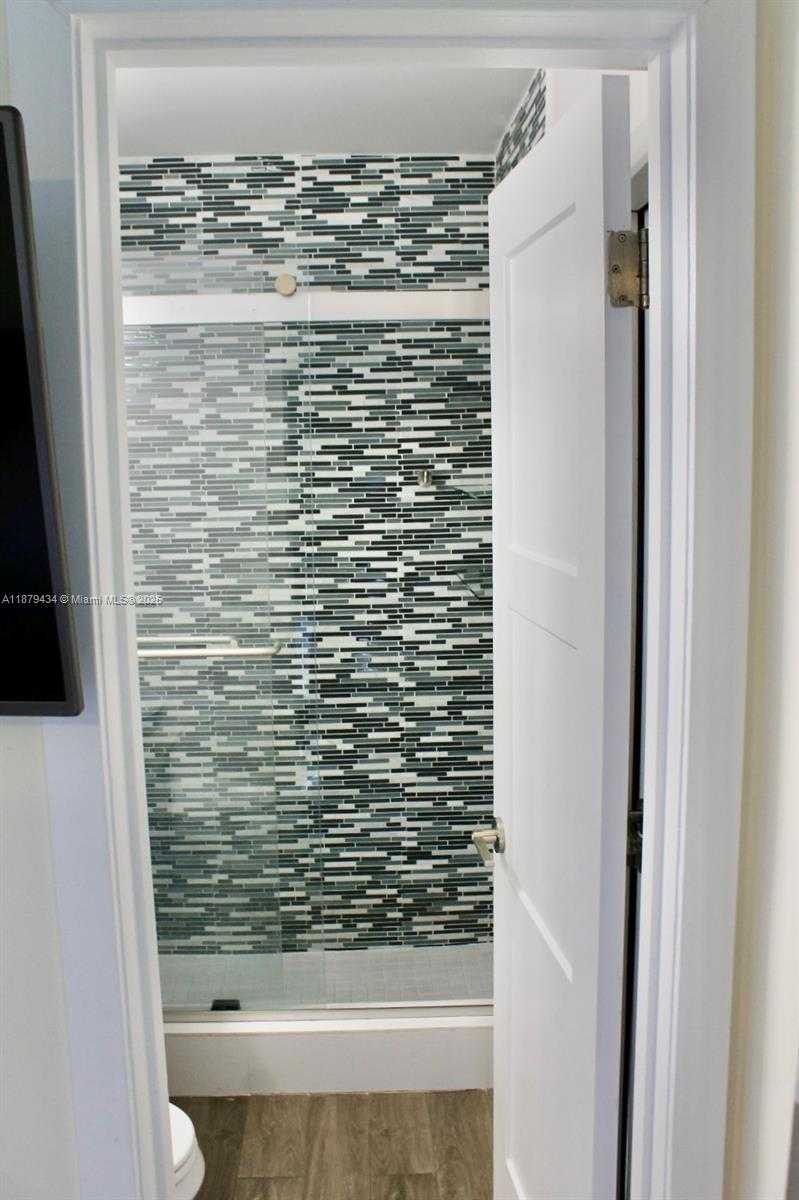 Small Image of 1320 ARTHUR ST #1320, Hollywood Number 20