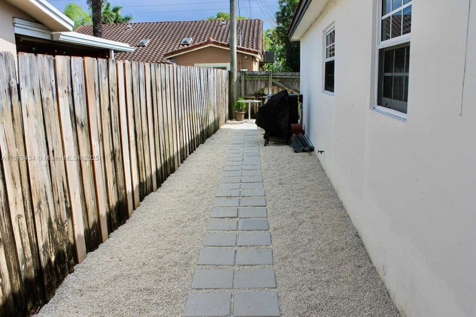 Small Image of 1320 ARTHUR ST #1320, Hollywood Number 4