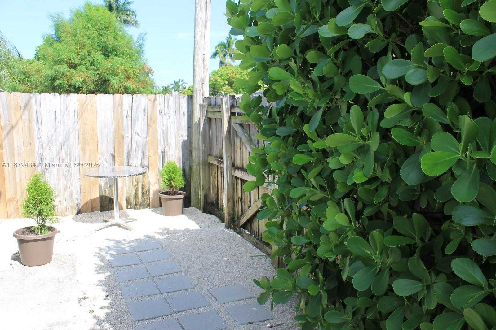 Small Image of 1320 ARTHUR ST #1320, Hollywood Number 6