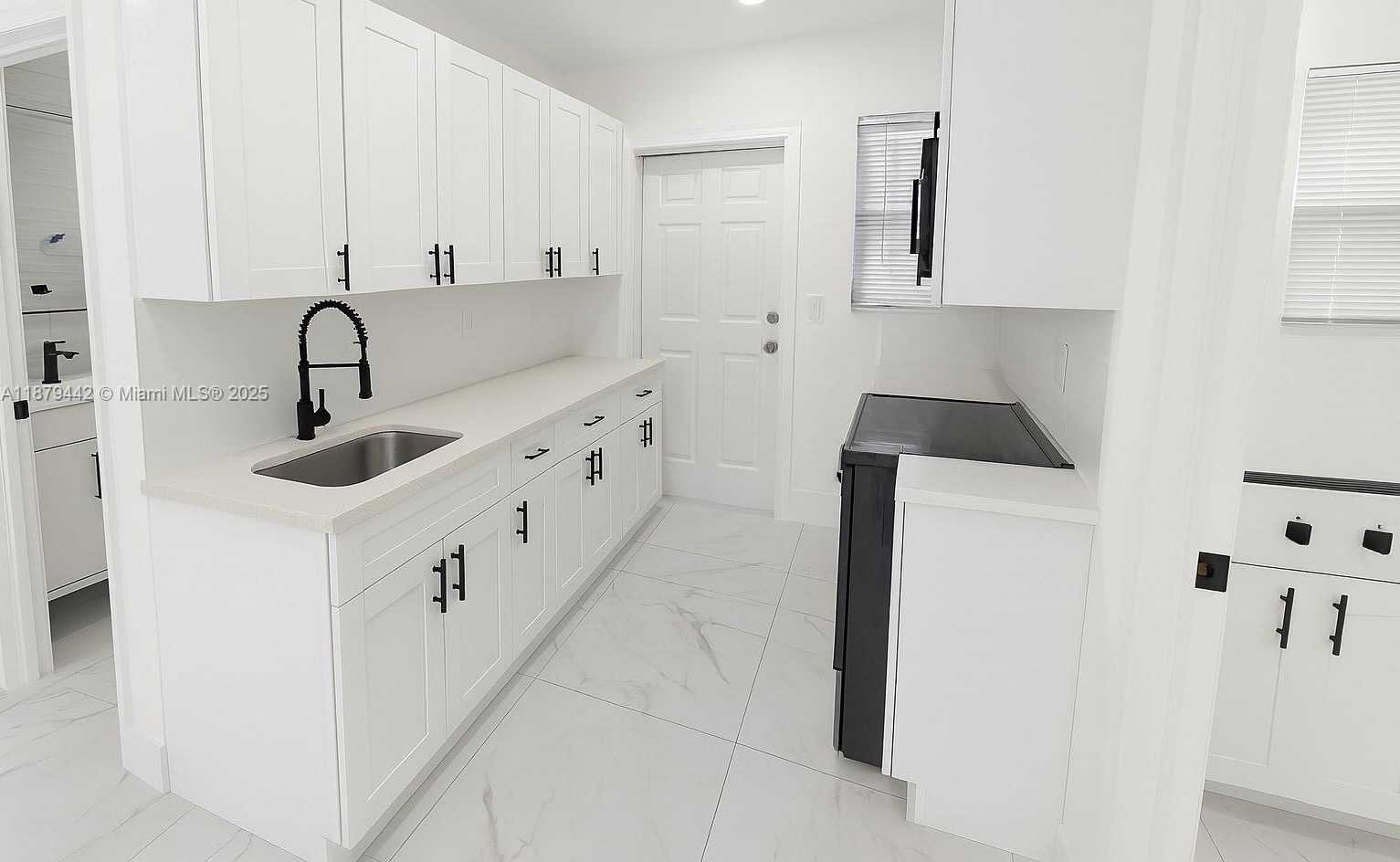 Small Image of 5740 MAYO ST #4, Hollywood Number 10