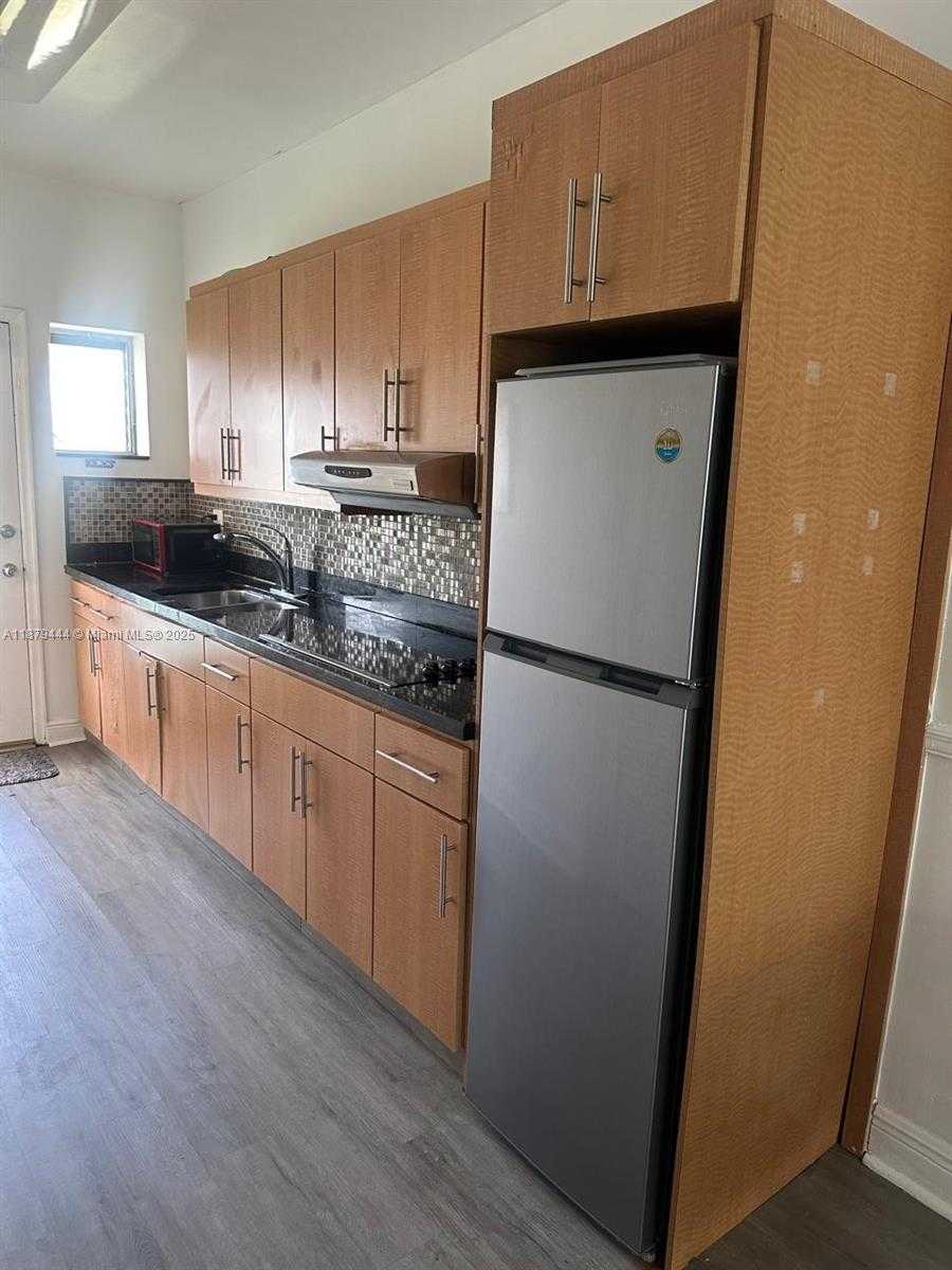 Small Image of 6498 COLLINS AVE #48, Miami Beach Number 5