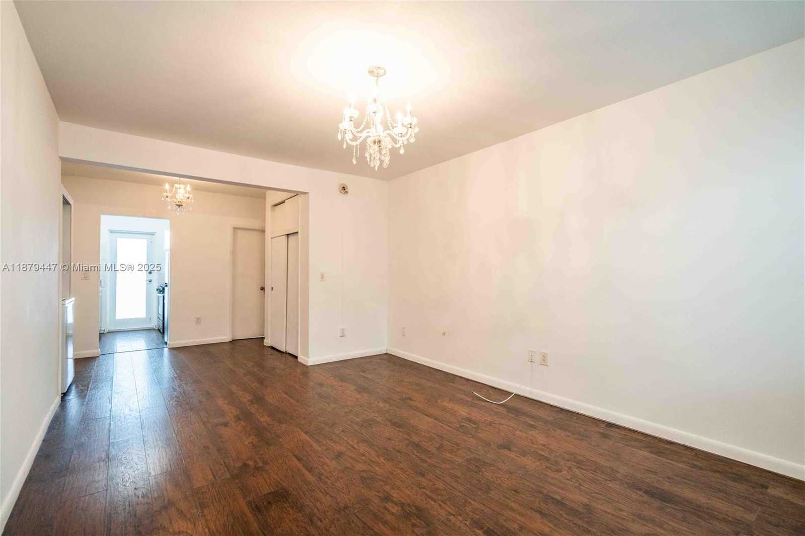 Small Image of 1120 EUCLID AVE #3, Miami Beach Number 3