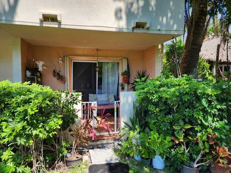 Small Image of 4011 NORTH MERIDIAN AVE #19, Miami Beach Number 3