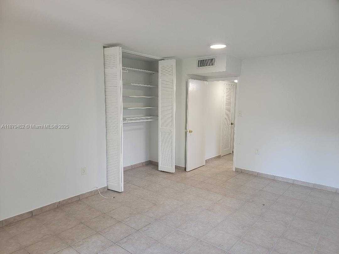 Small Image of 4011 NORTH MERIDIAN AVE #19, Miami Beach Number 5