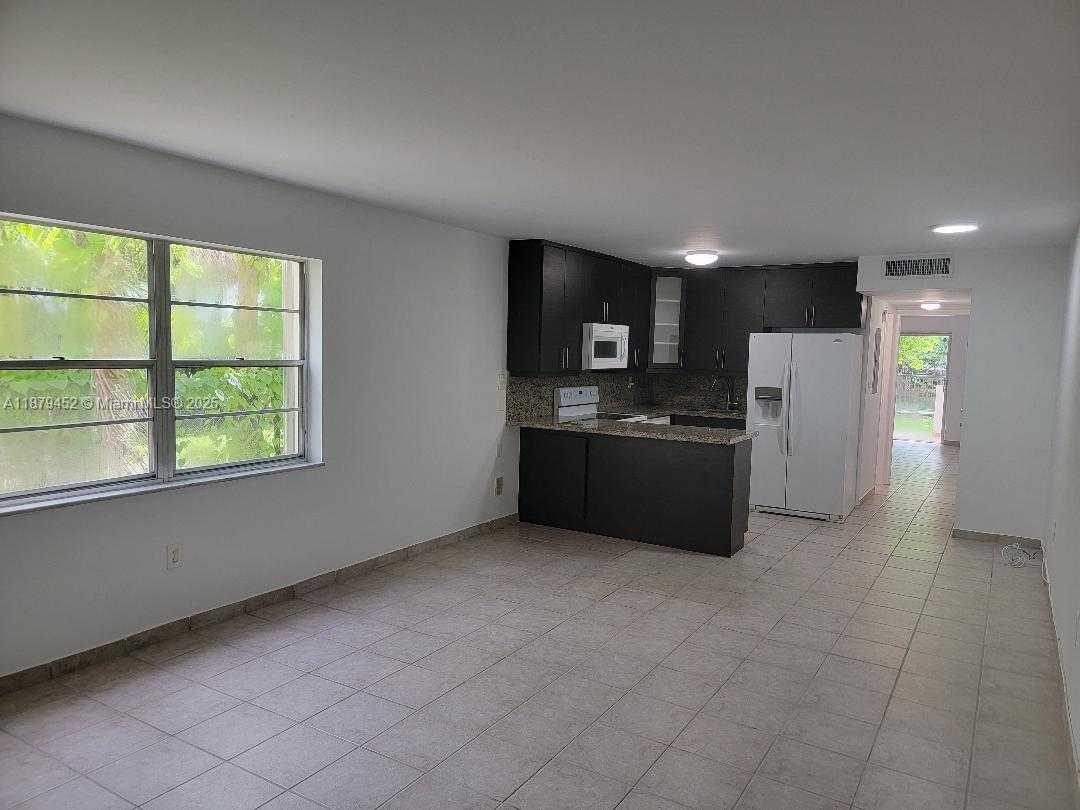 Small Image of 4011 NORTH MERIDIAN AVE #19, Miami Beach Number 7