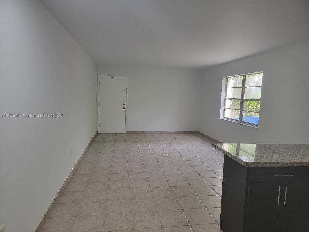 Small Image of 4011 NORTH MERIDIAN AVE #19, Miami Beach Number 8
