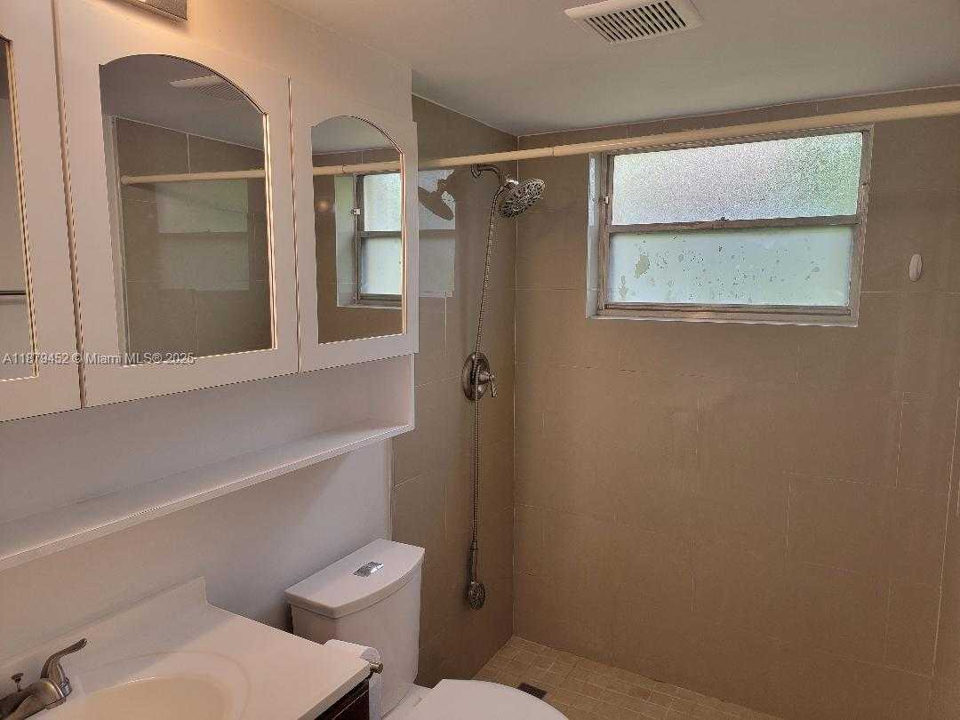Small Image of 4011 NORTH MERIDIAN AVE #19, Miami Beach Number 9