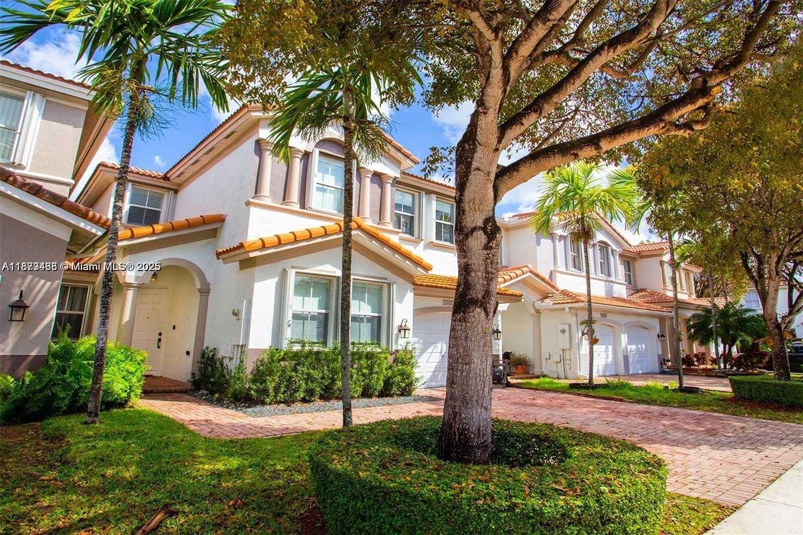 Small Image of 10857 NORTH WEST 84TH ST, Doral Number 2