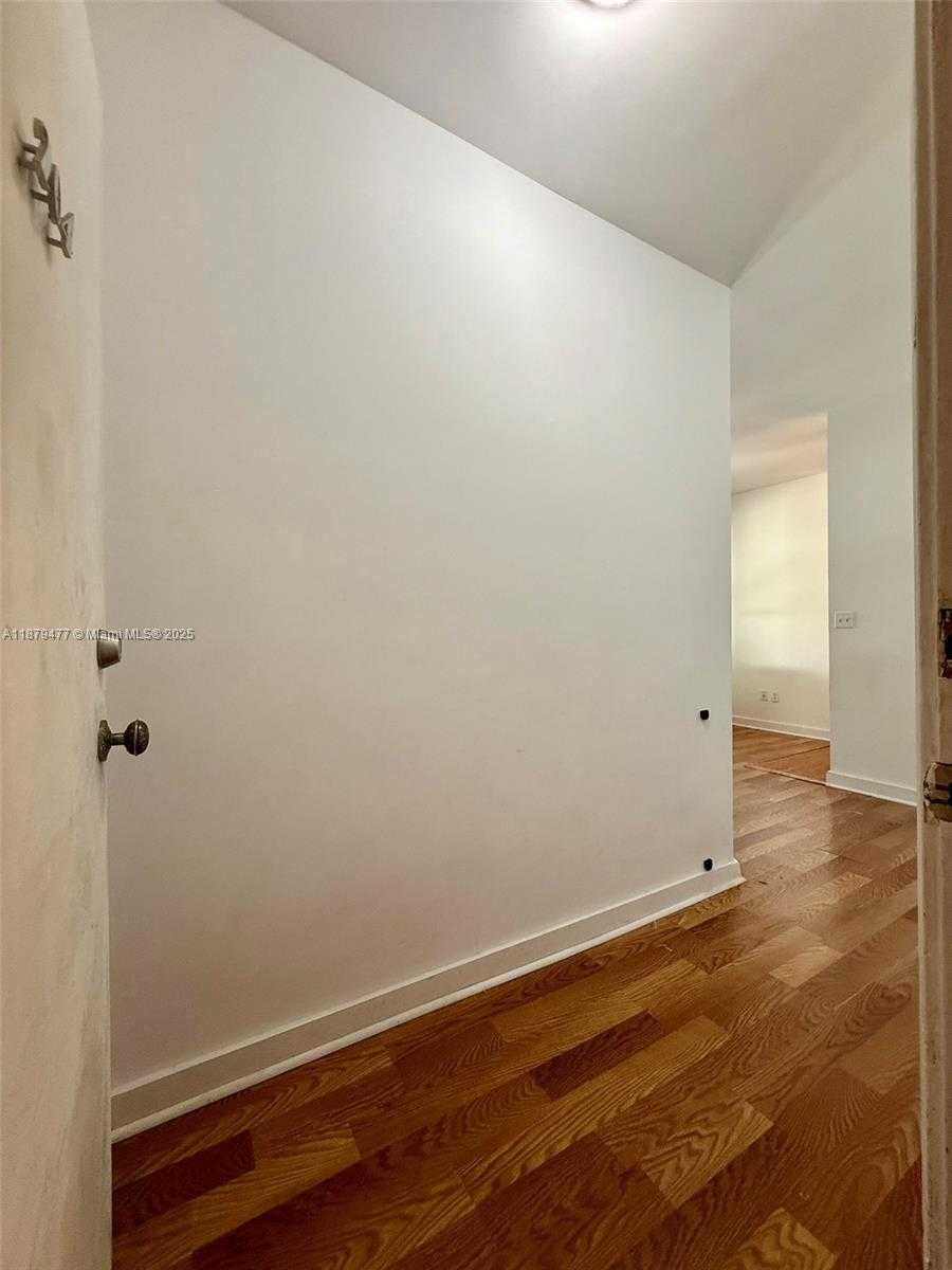 Small Image of 4035 NORTH MERIDIAN AVE #204, Miami Beach Number 5