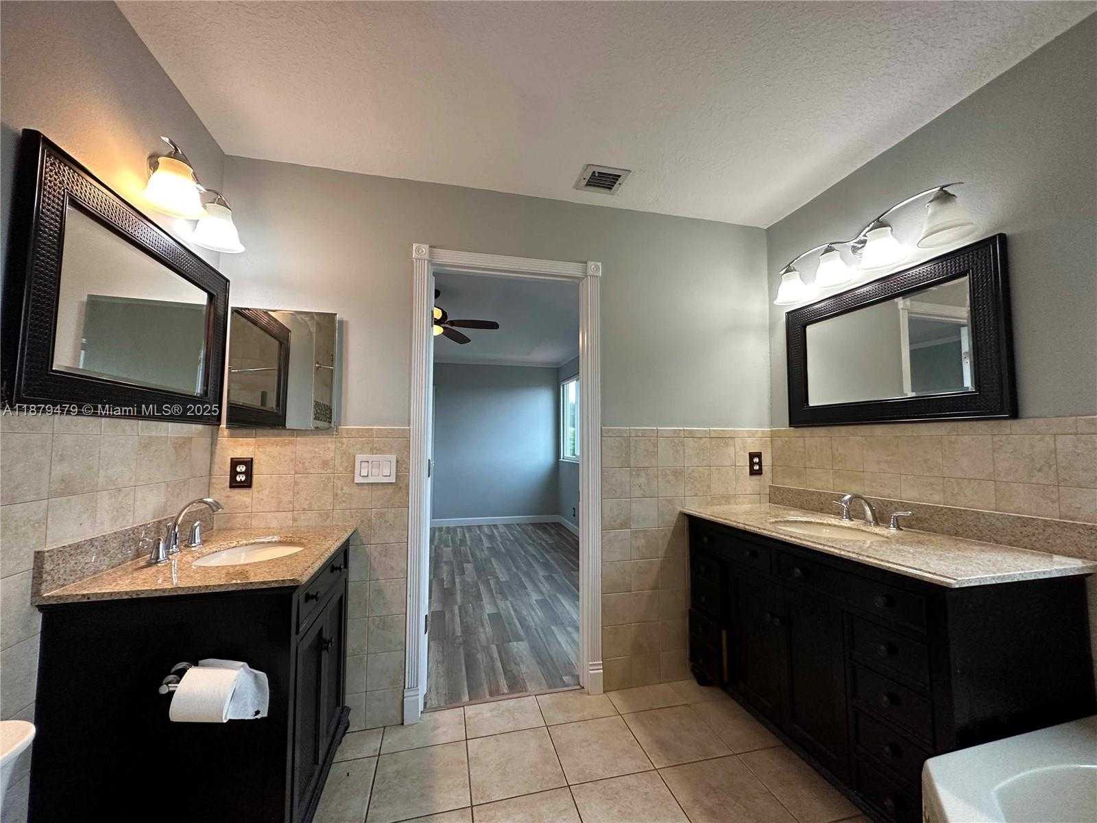 Small Image of 2611 REGALIA WAY, Cooper City Number 15